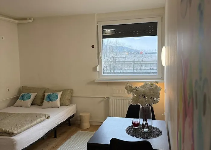 Cozy & Renovated In A Practical Location Apartmán