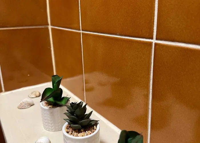 Cozy & Renovated In A Practical Location Apartmán